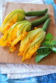 Fleurs De Courgettes Farcies Vegetariennes Recette Tangerine Zest Recette Fleur De Courgette Farcie Courgettes Farcies Fleurs De Courgettes
