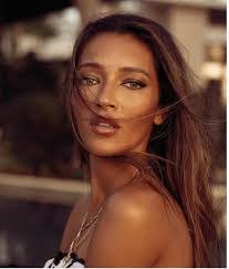 Daniela Cosio's Instagram, Twitter & Facebook