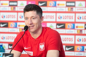 Tvn24 robert lewandowski i 18 innych kadrowiczów zaszczepionychkapitan piłkarskiej reprezentacji polski robert. Ayf3lridstcxwm