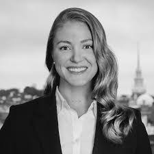 Loretta Levesque's Instagram, Twitter & Facebook