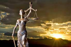 But instead of spiraling like a tornado or hurricane, the winds of a derecho move in straight lines. Filosofia Del Derecho