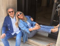Mara povoleri (born october 20, 1950), better known as mara venier (pronounced ˈmaːra veˈnjɛr), is an italian actress and television hostess. Mara Venier E Jerry Cala Insieme Su Instagram Gente Come Noi Che Ancora Si Vuol Bene Nanopress