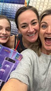 Fun at the @homedepot , #familytime❤️ #thanksgivingbreak #motherdaughter  #sisters