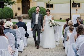 Als hochzeitsfotograf in rottenburg und auf schloss ehrenfels: Yessica Baur Fotografie Traumhochzeit Auf Der Schwabsichen Alb Schloss Ehrenfels