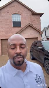 Step into this charming property! If you have any questions or need more  info, don't hesitate to send me a direct message. I'm here to help you  every step of the way!