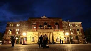 Die bayreuther festspiele gmbh ist gesetzlich nicht verpflichtet, an einem streitbeilegungsverfahren vor einer verbraucherschlichtungsstelle teilzunehmen. Bayreuther Festspiele 2015 Die Festspiele Im Br In Surround Franken Br De