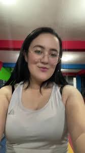 Anny Erazo's Instagram, Twitter & Facebook