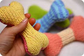 Available in three sizes, small, medium and large. Ravelry Fetch Pattern By Kris Knits