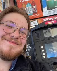 Aaron Burleigh's Instagram, Twitter & Facebook