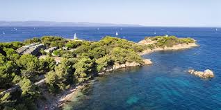 Si vous voulez vous reposer quelques jours, la presqu'île de giens est l'endroit idéal 😊 la plage est grande, c'est du sable. Presqu Ile De Giens Plages Et Activites