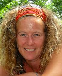 Mme France Larochelle — Résidence funéraire Steve L. Elkas