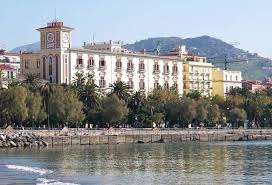 Cronaca Elezioni provinciali di Salerno 2026: per la Costiera Amalfitana in  campo De Simone e Laudano https://www.positanonews.it/2025/12/elezioni -provinciali-di-salerno-2026-per-la-costiera-amalfitana-in-campo-de-simone-e-laudano/3815922/?utm_source  ...
