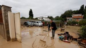 ¡Valencia en Alerta! Lluvias Torrenciales Causan Estragos y Suspenden Clases