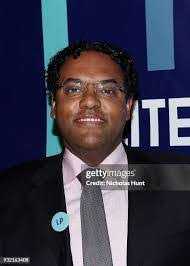 Thomas Niles's Instagram, Twitter & Facebook