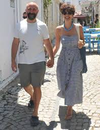 Bergüzar korel is a turkish actress, singer and model. Berguzar Korel Serrimden Korkun Sadece Haber