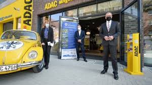 Bank und adac senkten die zinssätze. Bester Service Und Soziale Verantwortung Mitten Im Gelsenkirchen Der Adac Westfalen Und Die Stadt Gelsenkirchen Geben Die Fertigstellung Des Bauprojektes In Der Sellhorststrasse Bei Der Eroffnung Der Neuen Adac Geschaftsstelle Bekannt Gelsenkirchen