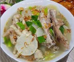 Panaskan sedikit minyak dan tumis semua bahan kisar. 5 Resep Soto Bandung Kuah Bening Pakai Lobak Terasa Segar