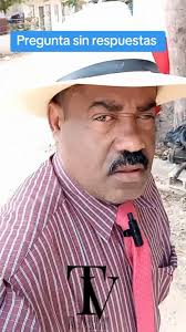 El Escultor Cubano Constantino Arias, Al lado de su Obra, El Apostol José  Martí, que fue creada Para Su Masuleo en El Cementerio de Santa Ifigenia en  Santiago de Cuba.