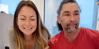 El actor álvaro espinoza fue detenido esta tarde, junto a todos los presentes, en una reunión social que superaba el aforo, en su casa de la comuna de la reina. Salieron Unas Noticias Rarisimas Me Dijeron No Puedes Aguantar Ese Maltrato Intrafamiliar Me Estan Web Esposa De Marcelo Rios Reclamo Contra Titulares Glamorama