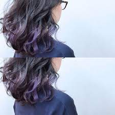 グレーからパープルのグラデーションインナーカラー パープルヘアー ヘアスタイリング ヘアースタイル