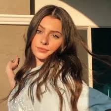 Jazlyn Robinson 🦋 (@jazlynrobinsoncloset)