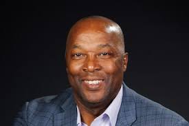 Man in Domino's shirt tries to rob Fort Worth pizza restaurant, police say