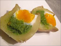 Oeufs A La Menthe En Coque De Pomme De Terre Des œufs A La Coque Originaux Servis Dans Une Pomme De Terre Sur Un Lit De Pomme De Terre Pomme