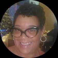 Lynne Collier's Instagram, Twitter & Facebook