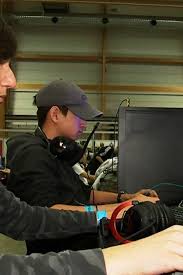 Adrian (13) spiller i åtte timer hver dag