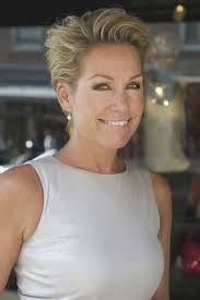 Korte Kapsels Dames 2020 Met Bril TQD99