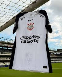 Ex-companheiro de Neymar pode estrear domingo no Corinthians