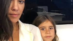 In 2015, kourt told radar online, mason's being homeschooled right now instead of being enrolled in kindergarten. Neun Jahre So Gratuliert Kourtney Kardashian Ihrer Tochter Promiflash De