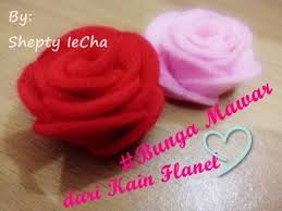 Potong kain flanel menjadi bentuk lingkaran dengan diameter kurang lebih 5cm (bisa diperkecil atau diperbesar, sesuai bunga yang diinginkan). Cara Membuat Bunga Mawar Dari Kain Flanel Youtube