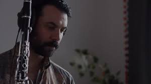 Türk müzik tarihinin en çok cover yapılan şarkısı da olsa,  favorilerimdendir.. , Uzun, ince bir yoldayım, Gidiyorum gündüz gece,  Söz&Müzik: Aşık Veysel, Klavye: @egemen_kurt_ 🙏, Video: @ro_extrem 🙏, ...