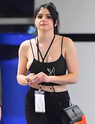 Ariel Winter Nip Slip Wardrobe Malfunction - Fappenist