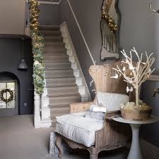 To some extent, christmas decorations will always be tacky in the minds of some people due to their bright sparkly colors and for the enthusiast, there can never be the solution—get as many people's opinions about your decorations as you can. Christmas Hallway Decorating Ideas To Impress Your Guests