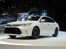 Incorrect instructions after driver decision to alter instructions. 2016 Toyota Avalon Video
