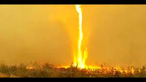 Are there tornadoes in the northern california fire? 60 Meter Hoher Feuer Tornado In Kanada Youtube