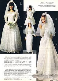 Conserva un'etichetta dove compare la marca gerundet, non la composizione, mentre per la taglia è riportata una 44, ma calza meno. Anni 60 70 80 90 Anni 60 Moda Anni 60 Moda