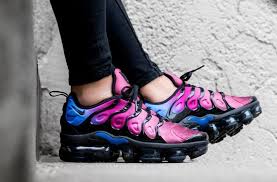 Nike W Air Vapormax Plus Black Team Red Hyper Violet Ao4550 001 Ds Trainers Nike Air Nike Air Vapormax Nike