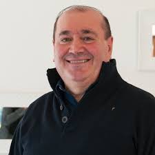 Don Aniello Mario Carillo e il diacono Vincenzo Vergati compiono oggi  rispettivamente 81 e 64 anni. Il Maestro Buono indichi a ciascuno la strada  e doni loro coraggio e forza per intraprenderla. Auguri!