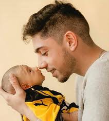 Fede Valverde como un buen padre ya le inculca el amor hacia Peñarol a su  hijo Benicio, una pasión que se transmite de generación en generación y el  “Pajarito” lo sabe 👏🏼💛🖤