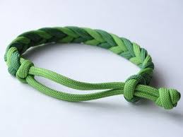 To start your braid, pick your colors and tie your strands together at the end in a simple overhand knot. How To Make A 4 Strand Herringbone Paracord Bracelet Skivebom Com