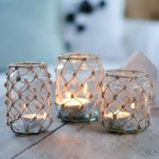 Wohnzimmer Windlicht Im Fischernetz Look So Gelingt Auch Dir Der Makramee Knoten In 2020 Windlichter Basteln Glas Makramee Knoten Fischernetz