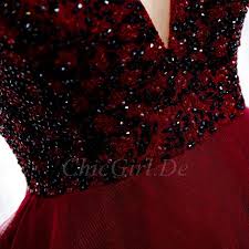 Hochwertige hochzeitskleider in großer auswahl an brautkleider brautjungfernkleider kaufen jetzt die glamouröse hochzeitskleider und genießen schnelles online shopping bei milanoo! A Linie Gothic Ballkleid Brautkleid Rot Schwarz Tull Perlen Carmen Ausschnitt