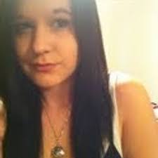 Courtney Hildreth's Instagram, Twitter & Facebook