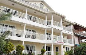 Situated in bocas del toro, this beach hostel is steps from bocas butterfly garden and bolivar park. Bocas Del Toro Die Backpacker Enklave Von Panama Isla Colon