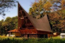 Traditional Architecture Of Indonesia The Fact Of Indonesia Traditional House Traditional Architecture Traditional Home Exteriors