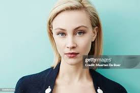 32 Gaze Sarah Eddie Photos & High Res Pictures