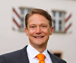 Juergen Mario Baur: Makler aus Ravensburg